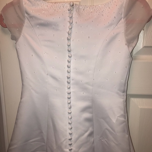 Beautiful Long White Dress. Lightly beaded bodice. - Picture 7 of 9